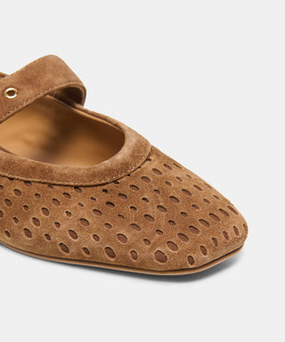 Mikela Flat